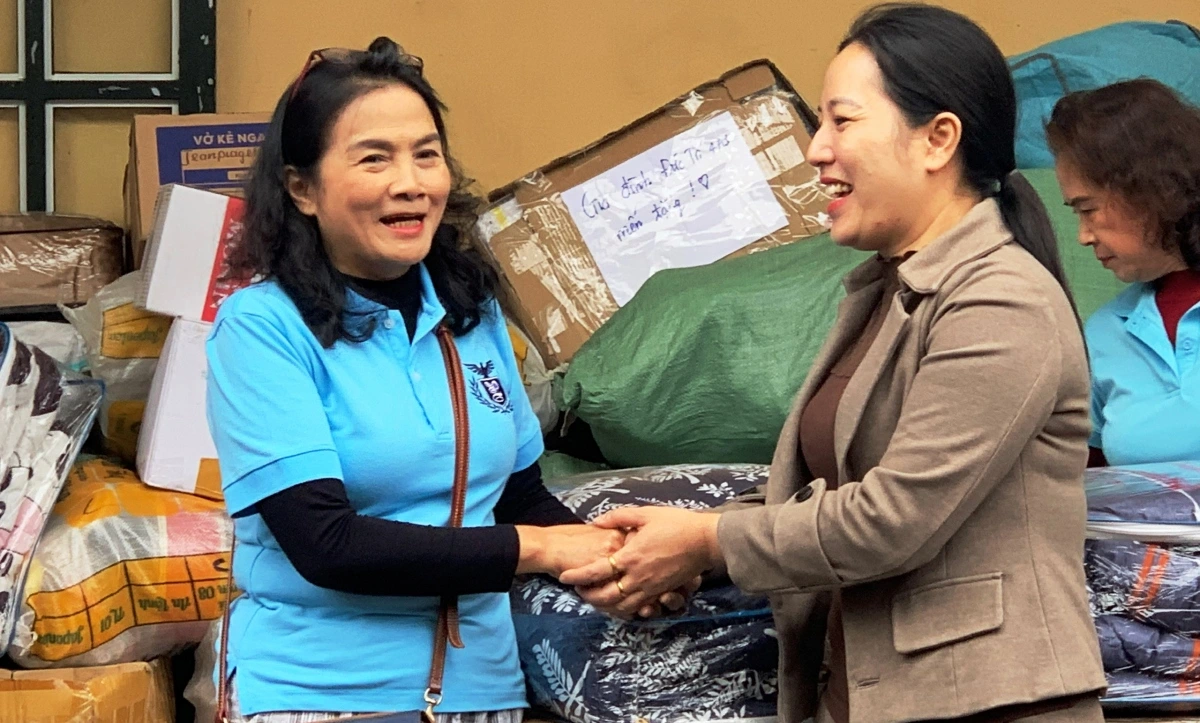 [Báo điện tử VOV] Mang “đông ấm” đến với trẻ vùng cao Sùng Đô