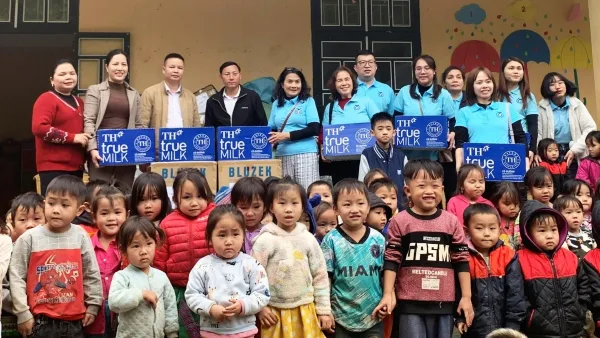 [Báo điện tử VOV] Mang “đông ấm” đến với trẻ vùng cao Sùng Đô