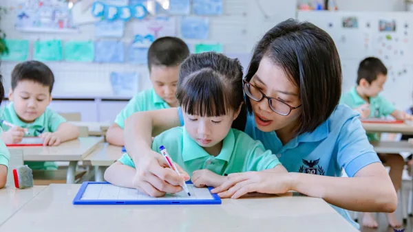 CHỮ VIẾT - CÁNH CỬA HAY RÀO CHẮN TƯ DUY?