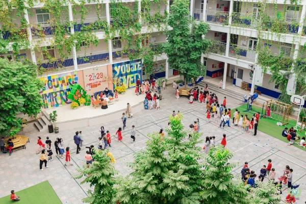 NGÔI LÀNG JP TRONG TRÁI TIM CHA MẸ