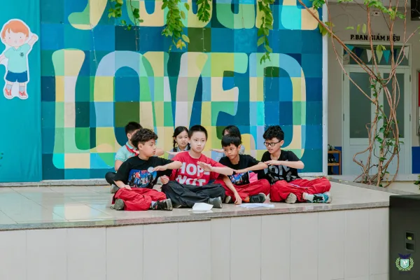 JEAN PIAGET - ĐIỂM DỪNG CHÂN CỦA NHỮNG NGƯỜI BẠN NHỎ DU HỌC TRỞ VỀ