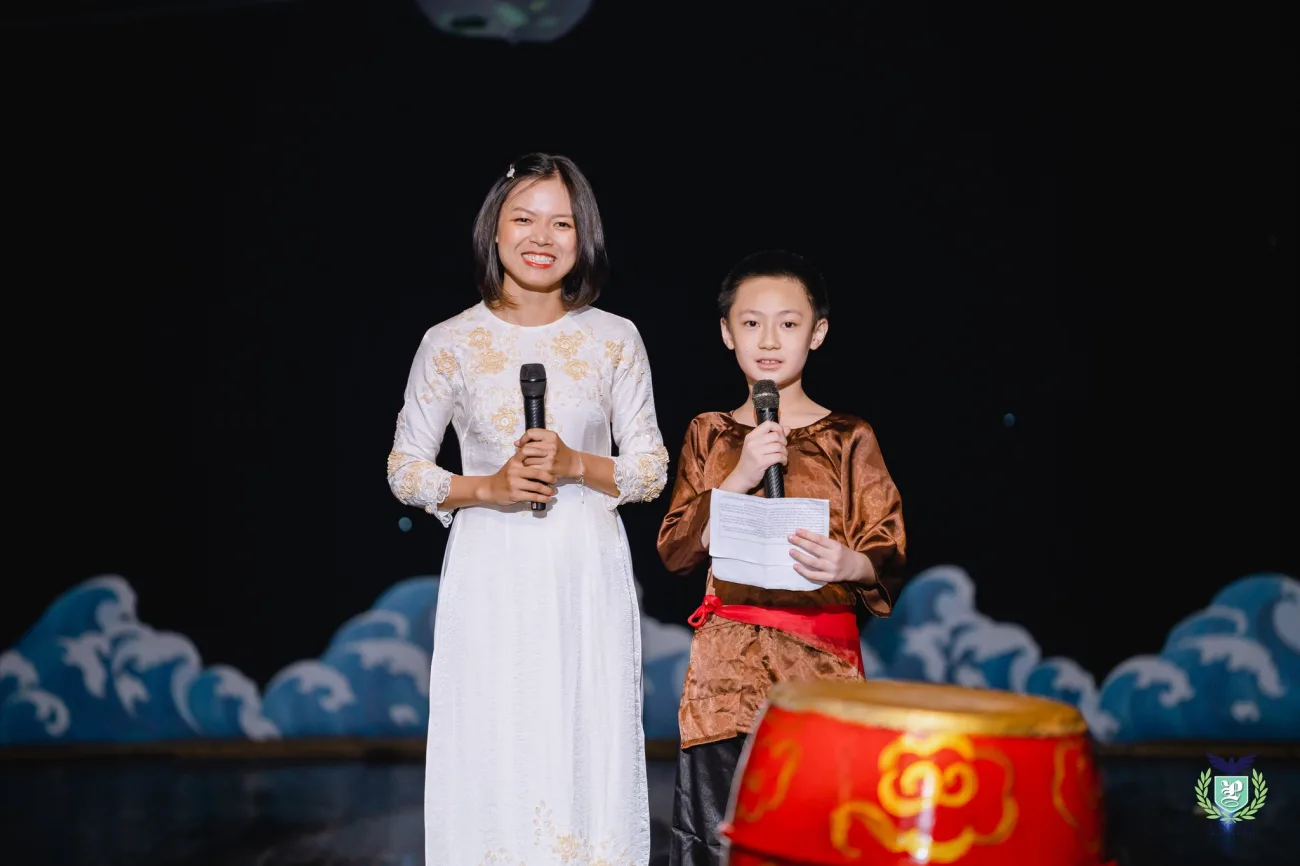 [Chuyên trang số Báo Phụ nữ Thủ đô] Trường tiểu học ở quận Cầu Giấy với cách học Sử độc đáo: Trẻ "thấm" lòng yêu nước từ vô vàn hoạt động thú vị