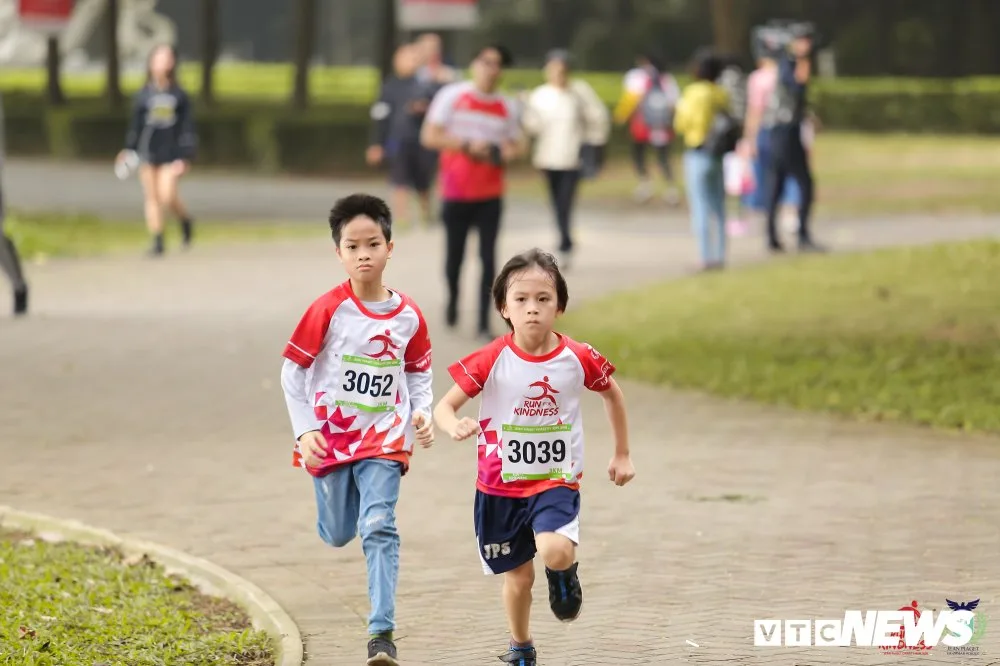 [Báo điện tử VTC News] Học sinh cấp 1 ở Hà Nội thi chạy bộ gây quỹ từ thiện trước Giáng sinh