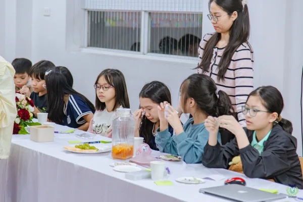 THẤU HIỂU ĐỂ CÙNG CON VỮNG VÀNG CHUYỂN CẤP