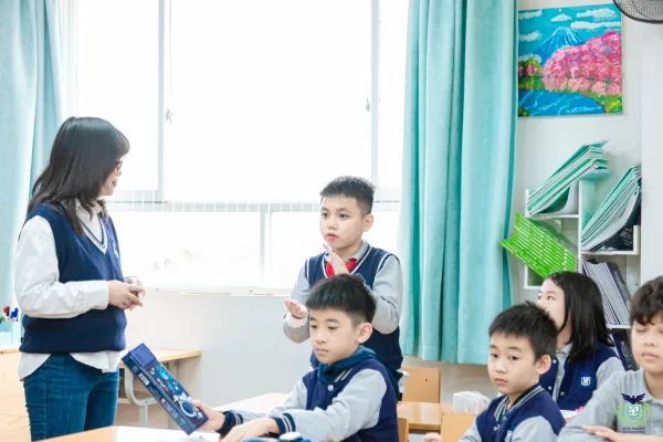 TỪ ĐỌC HIỂU ĐẾN NĂNG LỰC THỂ HIỆN BẢN THÂN: LỘ TRÌNH TIẾNG ANH BỀN VỮNG VÀ NÂNG CAO TẠI JP