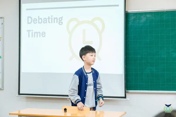 TỪ ĐỌC HIỂU ĐẾN NĂNG LỰC THỂ HIỆN BẢN THÂN: LỘ TRÌNH TIẾNG ANH BỀN VỮNG VÀ NÂNG CAO TẠI JP